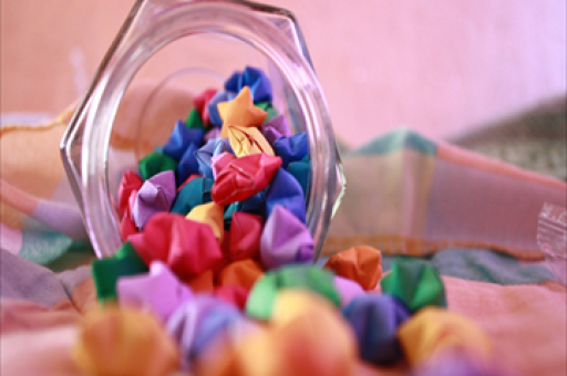 武汉臭豆腐摊主撞脸甄嬛传四郎,街头热议现象!