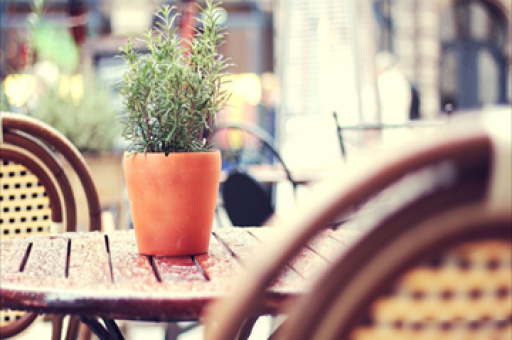 湖南裕能受到多家机构调研关注，包括华夏基金与汇添富基金